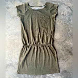Columbia Deep Green Elastic Waistband Knee Length Short Sleeve Dress w/ Pocket